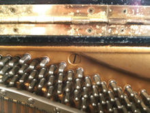 屋根ヒンジ部分クリーニング前