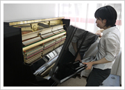 ピアノの外装を外す