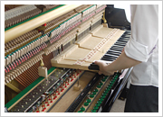 ピアノの鍵盤を外す